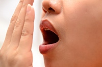 cara mengatasi bau mulut