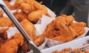 Wajib Tahu, 6 Makanan Ini Bisa Bikin Kulitmu Makin Berminyak Lho!