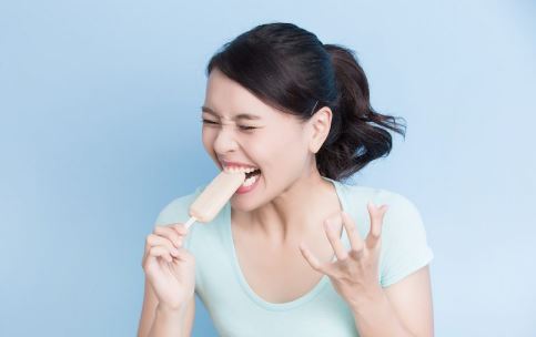 Supaya Gigi Tidak Ngilu Melulu, Intip 5 Cara Merawatnya yang Benar