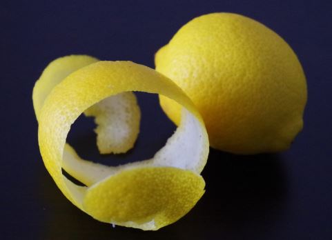 Belum Banyak yang Tahu, Kulit Lemon Tawarkan 12 Manfaat Kesehatan Ini