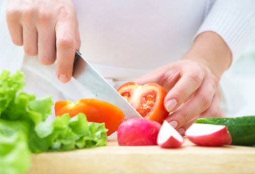Ingin Kadar Kolesterol Turun? Ini 8 Tips Memasak Sehat di Rumah